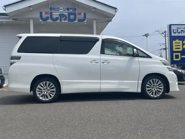 トヨタ ヴェルファイア 2．4Z 秋田県 2012(平24)年 10.8万km ホワイトパールクリスタルシャイン (株)IDOMが運営する【じしゃロン 秋田店】の自社ローン専用車両になります。こちらは現金またはオートローンご利用時の価格です。自社ローンご希望の方は別途その旨お申付け下さい/４WD/スマートキー/純正HDDナビ/フルセグテレビ/バックカメラ/ETC/フリップダウンモニター/片側パワースライドドア/コーナーセンサー