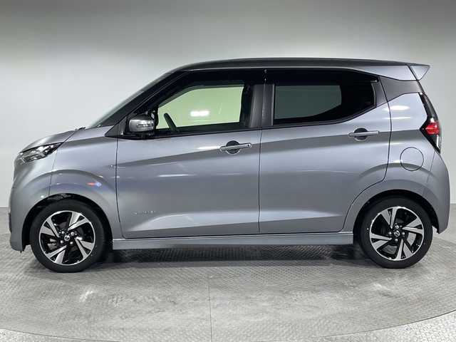 日産 デイズ ハイウェイスターG ターボ 神奈川県 2023(令5)年 0.2万km チタニウムグレーメタリック 純正9インチディスプレイオーディオ/全方位モニター/Bluetooth/Carplay/オートライト/純正15インチAW/オートエアコン/純正前後ドライブレコーダー/LEDヘッドライト/エマジェンシーブレーキ/車線逸脱警報/踏み間違え防止アシスト/前後コーナーセンサー
