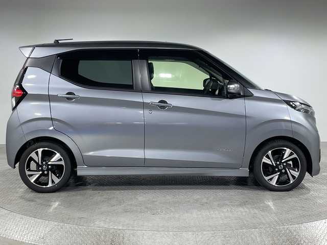 日産 デイズ ハイウェイスターG ターボ 神奈川県 2023(令5)年 0.2万km チタニウムグレーメタリック 純正9インチディスプレイオーディオ/全方位モニター/Bluetooth/Carplay/オートライト/純正15インチAW/オートエアコン/純正前後ドライブレコーダー/LEDヘッドライト/エマジェンシーブレーキ/車線逸脱警報/踏み間違え防止アシスト/前後コーナーセンサー