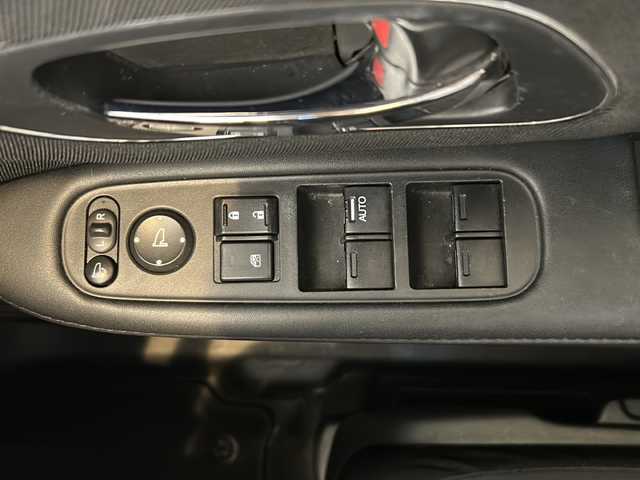 ホンダ ヴェゼル X 岐阜県 2014(平26)年 9.4万km ホワイトオーキッドパール 純正ナビゲーション/バックモニター/Bluetooth/フルセグ視聴・CD/DVD/ドライブレコーダー/ＣＴＢＡ/クルーズコントロール/ＬＥＤヘッドライト/オートライト/プッシュスタート/スマートキー/ＥＴＣ/ホンダ純正ＡＷ（オデッセイ）/純正ＡＷ（タイヤなし）/スペアキー/オートエアコン/取扱説明書・記録簿