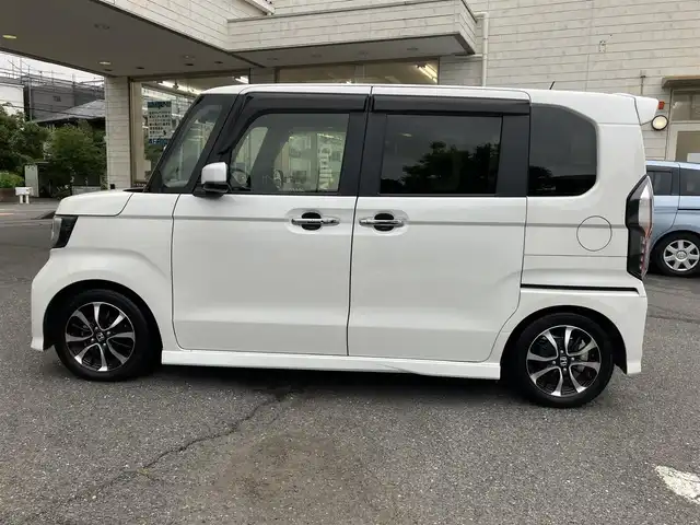ホンダ Ｎ ＢＯＸ カスタム G L 埼玉県 2018(平30)年 3.4万km プラチナホワイトパール 純正ナビ/ETC/ドラレコ/社外「柿本改」マフラー/CD/ワンセグTV/両側パワスラ/プッシュスタート/ローダウン/スペアキーあり