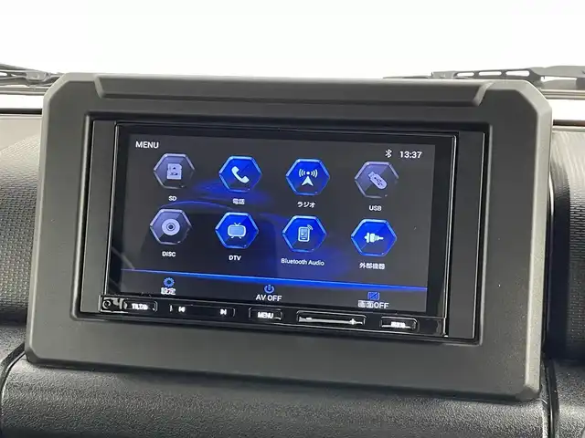 スズキ ジムニー XL 道央・札幌 2022(令4)年 2.5万km ジャングルグリーン ・ワンオーナー/・４WD/・CLリンク1インチリフトアップ/・CLリンクフロントグリル/・CLリンク F/Rバンパー/・CLリンクスロットルコントローラー/・CLリンクシリコンインテークパイプ/・オープンカントリータイヤ/・社外SDナビ/　CD/DVD/SD/BT/フルセグ/・フロントカメラ/・ビルトインETC/・前席シートヒーター/・プッシュスタート/・スマートキー/・純正AW/・フロアマット/・ドアバイザー
