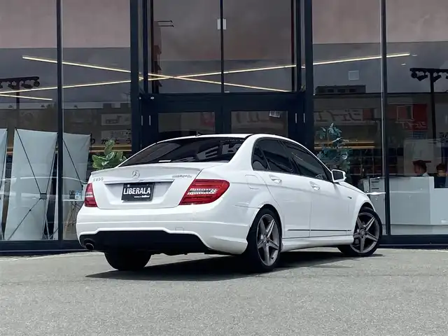 メルセデス・ベンツ Ｃ２００ ブルーエフィシェンシー AVG 福岡県 2012(平24)年 10.5万km 白 純正ナビ/フルセグ/バックカメラ/クルコン/ハーフレザー/前席パワーシート/オートライト/パドルシフト/ドラレコ/字光式土台/スペアキー