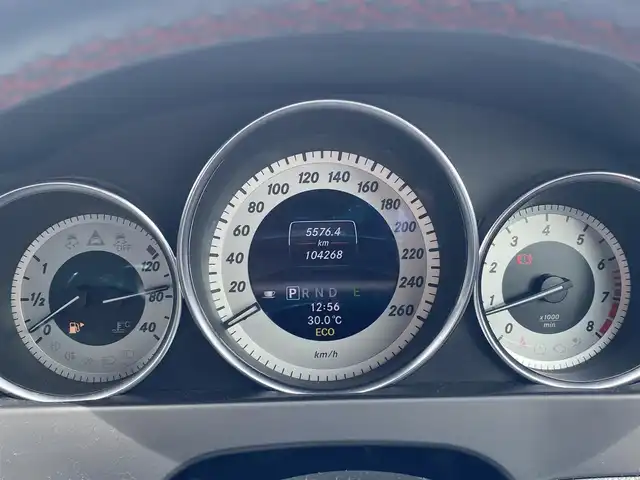 メルセデス・ベンツ Ｃ２００ ブルーエフィシェンシー AVG 福岡県 2012(平24)年 10.5万km 白 純正ナビ/フルセグ/バックカメラ/クルコン/ハーフレザー/前席パワーシート/オートライト/パドルシフト/ドラレコ/字光式土台/スペアキー