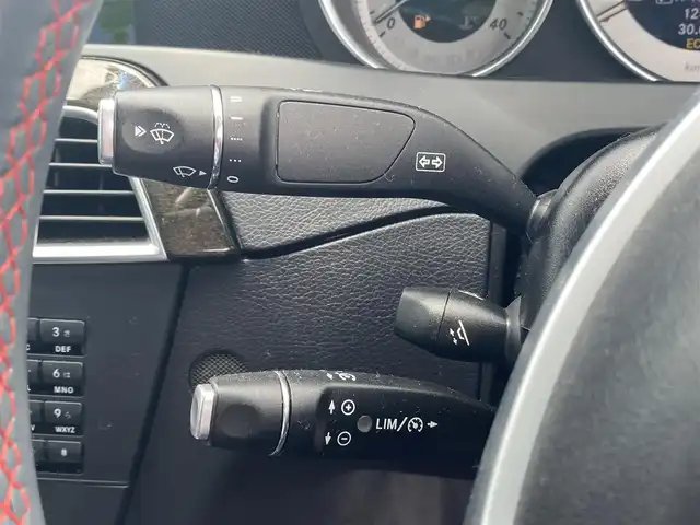 メルセデス・ベンツ Ｃ２００ ブルーエフィシェンシー AVG 福岡県 2012(平24)年 10.5万km 白 純正ナビ/フルセグ/バックカメラ/クルコン/ハーフレザー/前席パワーシート/オートライト/パドルシフト/ドラレコ/字光式土台/スペアキー