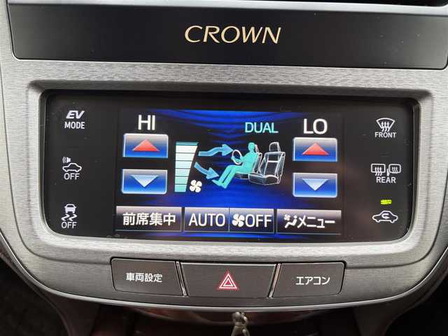 トヨタ クラウン ハイブリッド ロイヤル 三重県 2015(平27)年 5.9万km プレシャスシルバー 純正ナビ（Bluetooth/CD/TV/AM/FM/SD/AUX）/ETC/ドライブレコーダー（360度）/純正フロアマット/電動格納ミラー/コーナーセンサー/HIDヘッドランプ/LEDフロントフォグランプ/17インチクロームメタリックアルミホイール/社外ステアリングホイール/シートヒーター(運転席/助手席)/スマートエントリー/スタートシステム/スペアキー