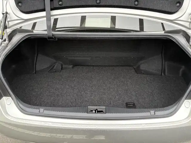 トヨタ クラウン ハイブリッド ロイヤル 三重県 2015(平27)年 5.9万km プレシャスシルバー 純正ナビ（Bluetooth/CD/TV/AM/FM/SD/AUX）/ETC/ドライブレコーダー（360度）/純正フロアマット/電動格納ミラー/コーナーセンサー/HIDヘッドランプ/LEDフロントフォグランプ/17インチクロームメタリックアルミホイール/社外ステアリングホイール/シートヒーター(運転席/助手席)/スマートエントリー/スタートシステム/スペアキー