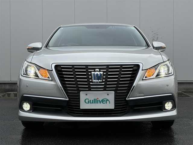 トヨタ クラウン ハイブリッド ロイヤル 三重県 2015(平27)年 5.9万km プレシャスシルバー 純正ナビ（Bluetooth/CD/TV/AM/FM/SD/AUX）/ETC/ドライブレコーダー（360度）/純正フロアマット/電動格納ミラー/コーナーセンサー/HIDヘッドランプ/LEDフロントフォグランプ/17インチクロームメタリックアルミホイール/社外ステアリングホイール/シートヒーター(運転席/助手席)/スマートエントリー/スタートシステム/スペアキー