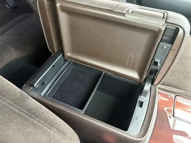 トヨタ クラウン ハイブリッド ロイヤル 三重県 2015(平27)年 5.9万km プレシャスシルバー 純正ナビ（Bluetooth/CD/TV/AM/FM/SD/AUX）/ETC/ドライブレコーダー（360度）/純正フロアマット/電動格納ミラー/コーナーセンサー/HIDヘッドランプ/LEDフロントフォグランプ/17インチクロームメタリックアルミホイール/社外ステアリングホイール/シートヒーター(運転席/助手席)/スマートエントリー/スタートシステム/スペアキー