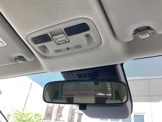 トヨタ シエンタ Z 静岡県 2023(令5)年 1.3万km グレイッシュブルー Toyota Safety Sense/純正8インチナビ/　AM FM Bluetooth USB AppleCarPlay AndroidAuto/LEDオートヘッドランプ/レーダークルーズコントロール/シートヒーター(前席)/ステアリングヒーター/両側パワースライドドア/純正15インチアルミホイール/ホワイトレザー調シートカバー(1.2列目)/リアサンシェード/スマートキー2本/MTモード付AT/ビルトインETC2.0/バックモニター
