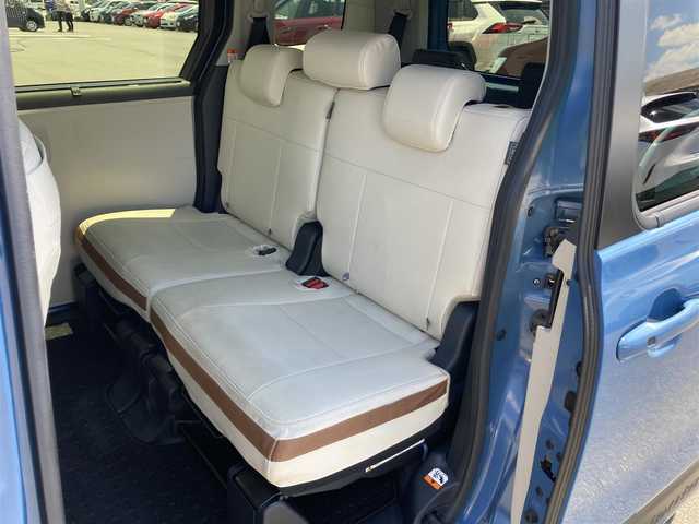トヨタ シエンタ Z 静岡県 2023(令5)年 1.3万km グレイッシュブルー Toyota Safety Sense/純正8インチナビ/　AM FM Bluetooth USB AppleCarPlay AndroidAuto/LEDオートヘッドランプ/レーダークルーズコントロール/シートヒーター(前席)/ステアリングヒーター/両側パワースライドドア/純正15インチアルミホイール/ホワイトレザー調シートカバー(1.2列目)/リアサンシェード/スマートキー2本/MTモード付AT/ビルトインETC2.0/バックモニター