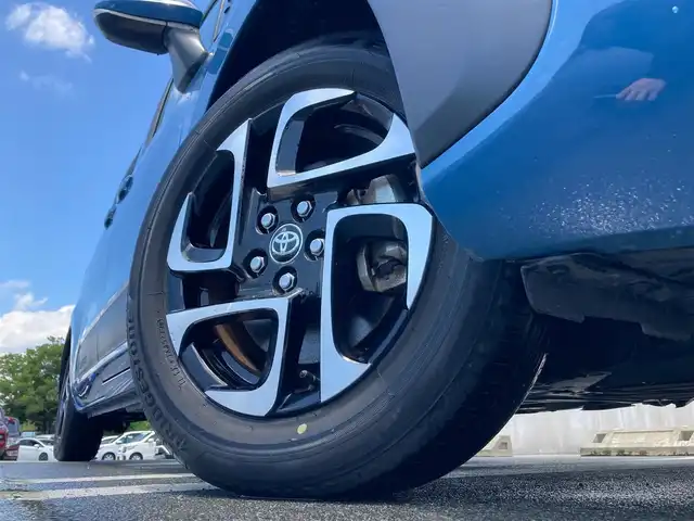 トヨタ シエンタ Z 静岡県 2023(令5)年 1.3万km グレイッシュブルー Toyota Safety Sense/純正8インチナビ/　AM FM Bluetooth USB AppleCarPlay AndroidAuto/LEDオートヘッドランプ/レーダークルーズコントロール/シートヒーター(前席)/ステアリングヒーター/両側パワースライドドア/純正15インチアルミホイール/ホワイトレザー調シートカバー(1.2列目)/リアサンシェード/スマートキー2本/MTモード付AT/ビルトインETC2.0/バックモニター