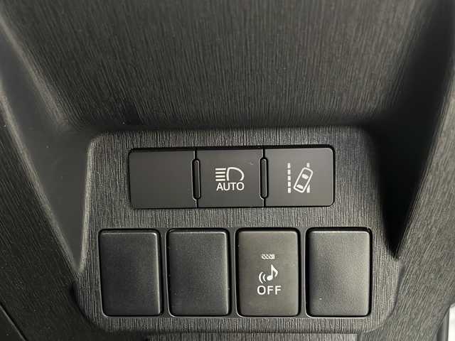 トヨタ プリウス α S チューンブラック Ⅱ 栃木県 2018(平30)年 1.7万km ホワイトパールクリスタルシャイン 社外SDナビ/(BT/AM/FM/CD/DVD/フルセグ）/ビルトインETC/ドライブレコーダー/クルーズコントロール/バックカメラ/クルーズコントロール/車線逸脱警報/ふらつき警報/前席シートヒーター/電動格納ミラー/ステアリングスイッチ/ドアバイザー/プッシュスタート/スマートキー