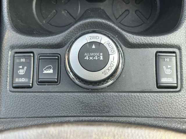 日産 エクストレイル ハイブリッド 20X エマージェンシーブレーキ 大阪府 2015(平27)年 10.6万km グレイッシュブロンズ 純正ナビ/   CD/DVD/Bluetooth/USB/全方位モニター/衝突軽減ブレーキ/横滑り防止装置/コーナーセンサー/前席シートヒーター/ダウンヒルアシストコントロール/ステアリングスイッチ/純正17インチアルミホイール/純正フロアマット/プッシュスタート/スマートキー/４ＷＤ/ＥＴＣ/禁煙車