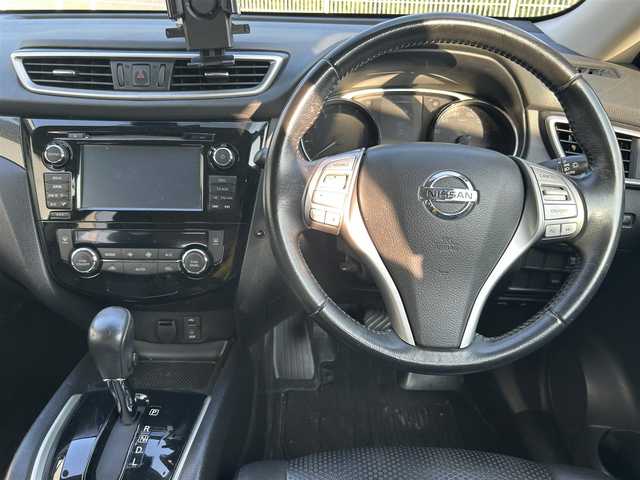 日産 エクストレイル ハイブリッド 20X エマージェンシーブレーキ 大阪府 2015(平27)年 10.6万km グレイッシュブロンズ 純正ナビ/   CD/DVD/Bluetooth/USB/全方位モニター/衝突軽減ブレーキ/横滑り防止装置/コーナーセンサー/前席シートヒーター/ダウンヒルアシストコントロール/ステアリングスイッチ/純正17インチアルミホイール/純正フロアマット/プッシュスタート/スマートキー/４ＷＤ/ＥＴＣ/禁煙車