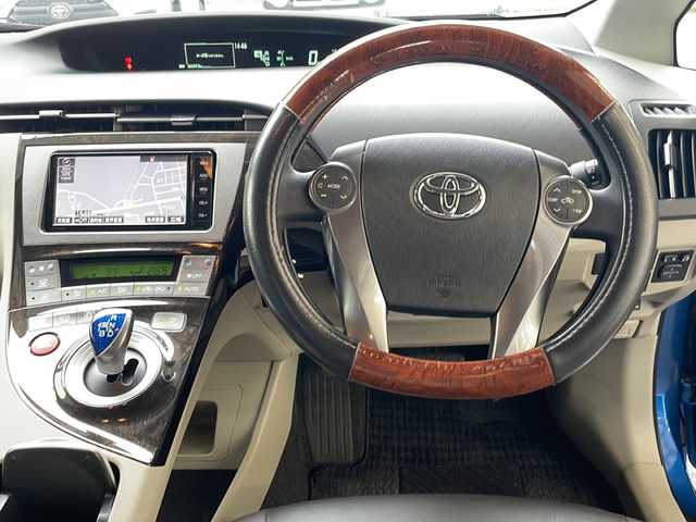 トヨタ プリウス S　マイコーデ 福島県 2015(平27)年 8.4万km コバルトブルーメタリック 登録時走行距離：83593km/ディーラー純正SDナビ/（フルセグTV/BT接続/AM/FM/CD/DVD）/ワンオーナー/ETC/バックカメラ/ステアリングスイッチ/レザーシート/純正AW/純正フロアマット/電格ミラー/ウィンカーミラー/HIDヘッドライト/フォグランプ/カーテンエアバック/スマートキー/横滑り防止装置/保証書/取扱説明書