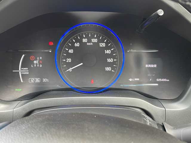 ホンダ ヴェゼル ハイブリッド Z ホンダセンシング 静岡県 2020(令2)年 2.6万km スーパープラチナグレーメタリック 安全装備/・ホンダセンシング/・バックカメラ/・レーンキープ/純正ナビ/・フルセグTV/・FM/AM/CD/DVD/USB/Bluetooth/ipod/主要装備/・レーダークルーズコントロール　　/・シートヒーター　/・パドルシフト　　　　　/・純正ドライブレコーダー　/・ブレーキホールド　/・オートライト　/・ＬＥＤヘッドライト/・スマートキー/・全席オートパワーウィンドウ/・プッシュスタート