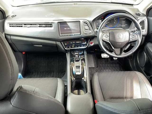 ホンダ ヴェゼル ハイブリッド Z ホンダセンシング 静岡県 2020(令2)年 2.6万km スーパープラチナグレーメタリック 安全装備/・ホンダセンシング/・バックカメラ/・レーンキープ/純正ナビ/・フルセグTV/・FM/AM/CD/DVD/USB/Bluetooth/ipod/主要装備/・レーダークルーズコントロール　　/・シートヒーター　/・パドルシフト　　　　　/・純正ドライブレコーダー　/・ブレーキホールド　/・オートライト　/・ＬＥＤヘッドライト/・スマートキー/・全席オートパワーウィンドウ/・プッシュスタート