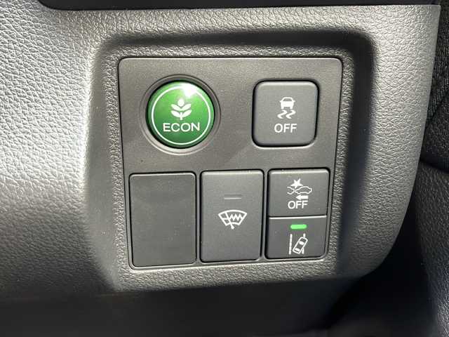 ホンダ ヴェゼル ハイブリッド Z ホンダセンシング 静岡県 2020(令2)年 2.6万km スーパープラチナグレーメタリック 安全装備/・ホンダセンシング/・バックカメラ/・レーンキープ/純正ナビ/・フルセグTV/・FM/AM/CD/DVD/USB/Bluetooth/ipod/主要装備/・レーダークルーズコントロール　　/・シートヒーター　/・パドルシフト　　　　　/・純正ドライブレコーダー　/・ブレーキホールド　/・オートライト　/・ＬＥＤヘッドライト/・スマートキー/・全席オートパワーウィンドウ/・プッシュスタート