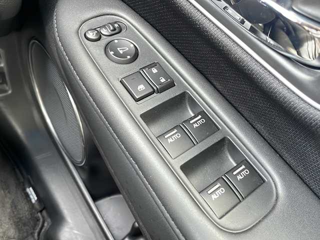 ホンダ ヴェゼル ハイブリッド Z ホンダセンシング 静岡県 2020(令2)年 2.6万km スーパープラチナグレーメタリック 安全装備/・ホンダセンシング/・バックカメラ/・レーンキープ/純正ナビ/・フルセグTV/・FM/AM/CD/DVD/USB/Bluetooth/ipod/主要装備/・レーダークルーズコントロール　　/・シートヒーター　/・パドルシフト　　　　　/・純正ドライブレコーダー　/・ブレーキホールド　/・オートライト　/・ＬＥＤヘッドライト/・スマートキー/・全席オートパワーウィンドウ/・プッシュスタート