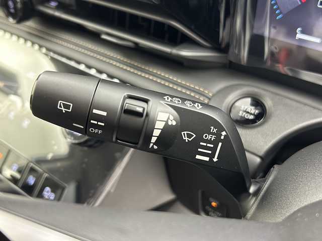 日産 セレナ e－パワー ハイウェイスター V 大阪府 2025(令7)年 0.1千km パールⅡ 登録済未使用車/純正12.1インチナビ/【フルセグTV/Bluetooth/FM/AM】/純正11インチフリップダウンモニター/アラウンドビューモニター/エマージェンシーブレーキ/ブラインドスポットモニター/ハイビームアシスト/プロパイロット/追従クルーズコントロール/前後コーナーセンサー/両側パワースライドドア/ハンズフリーパワースライドドア/ワイヤレス充電/デジタルインナーミラー/純正ビルトインETC/後席サンシェード/後席用タイプC充電ポート/保証書/取扱説明書/点検記録簿