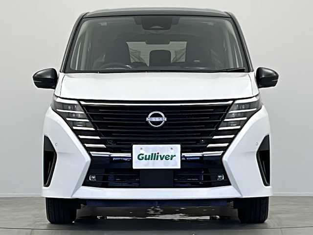 日産 セレナ e－パワー ハイウェイスター V 大阪府 2025(令7)年 0.1千km パールⅡ 登録済未使用車/純正12.1インチナビ/【フルセグTV/Bluetooth/FM/AM】/純正11インチフリップダウンモニター/アラウンドビューモニター/エマージェンシーブレーキ/ブラインドスポットモニター/ハイビームアシスト/プロパイロット/追従クルーズコントロール/前後コーナーセンサー/両側パワースライドドア/ハンズフリーパワースライドドア/ワイヤレス充電/デジタルインナーミラー/純正ビルトインETC/後席サンシェード/後席用タイプC充電ポート/保証書/取扱説明書/点検記録簿