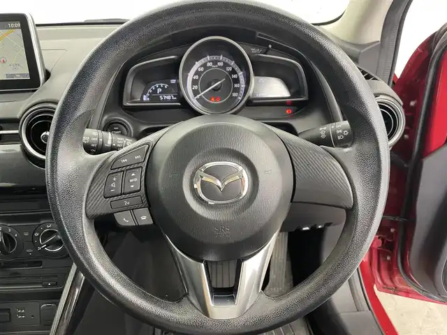 マツダ デミオ 13S 富山県 2016(平28)年 5.8万km ソウルレッドプレミアムメタリック メモリナビ/フルセグＴＶ　ＣＤ　ＤＶＤ　Ｂｌｕｅｔｏｏｔｈ　/バックカメラ　/ＥＴＣ　/純正フロアマット　/スマートキー　/スペアキー　/プッシュスタート　/ステアリングスイッチ　/衝突軽減ブレーキ　/アイストップ