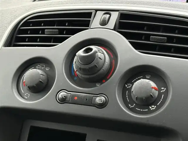 ルノー カングー アクティフ ペイザージュ 静岡県 2016(平28)年 5.5万km 青 270台限定車/両側スライドドア/社外ナビ/(CD/DVD/Bluetooth/フルセグ)/バックカメラ/キーレスキー/純正フロアマット/フロントフォグランプ/スペアキー