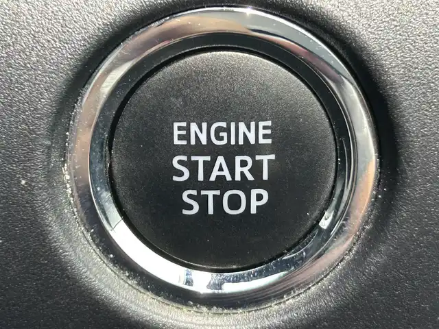 トヨタ ヴォクシー ZS 煌Ⅱ 岡山県 2019(令1)年 9.2万km ブラック 登録時走行距離91799km/ワンオーナー/純正10インチナビ/フルセグTV(AM.FM.CD.DVD.TV.BT)/純正12.1インチフリップダウンモニター/両側パワースライドドア/バックカメラ/ETC2.0/ドライブレコーダー/クリアランスソナー/衝突軽減ブレーキ/横滑り防止装置/クルーズコントロール/レーンキープアシスト/オートライト/オートマチックハイビーム/アイドリングストップ/16インチ純正AW/社外フロアマット