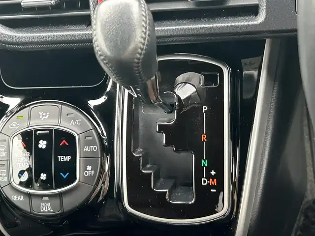トヨタ ヴォクシー ZS 煌Ⅱ 岡山県 2019(令1)年 9.2万km ブラック 登録時走行距離91799km/ワンオーナー/純正10インチナビ/フルセグTV(AM.FM.CD.DVD.TV.BT)/純正12.1インチフリップダウンモニター/両側パワースライドドア/バックカメラ/ETC2.0/ドライブレコーダー/クリアランスソナー/衝突軽減ブレーキ/横滑り防止装置/クルーズコントロール/レーンキープアシスト/オートライト/オートマチックハイビーム/アイドリングストップ/16インチ純正AW/社外フロアマット