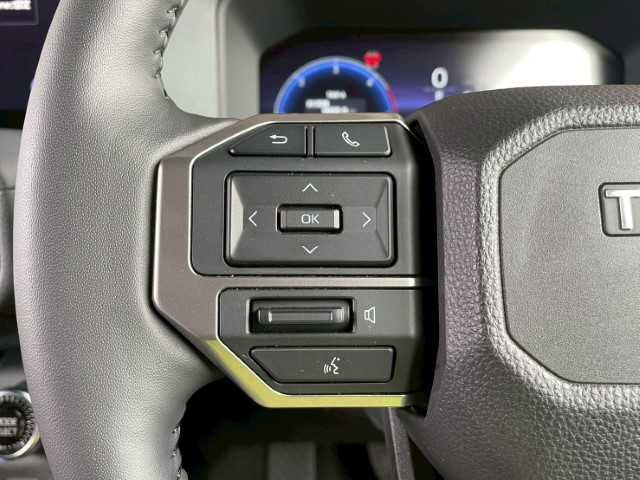 トヨタ ランドクルーザー ２５０ VX 岩手県 2024(令6)年 3.5万km ブラック AID検査済み/【2509021556】/ヒッチメンバー/デジタルインナーミラー/クルーズコントロール/ETC(2.0)/リアフォグ/ワイヤレス充電/JBLサウンド/シートヒーター/シートエアコン/サンルーフ/パワーバックドア/HDMI/ステアリングリモコン/ステアリングヒーター/純正ドアバイザー/純正フロアマット/18AW ナイトロパワー　M7ファランクス(社外）/ＢＦグッドリッチA/T K02（社外）/JAOSフェンダーガーニッシュ（社外）/タナベ　リフトアップキット（社外）/社外パーツ取付有