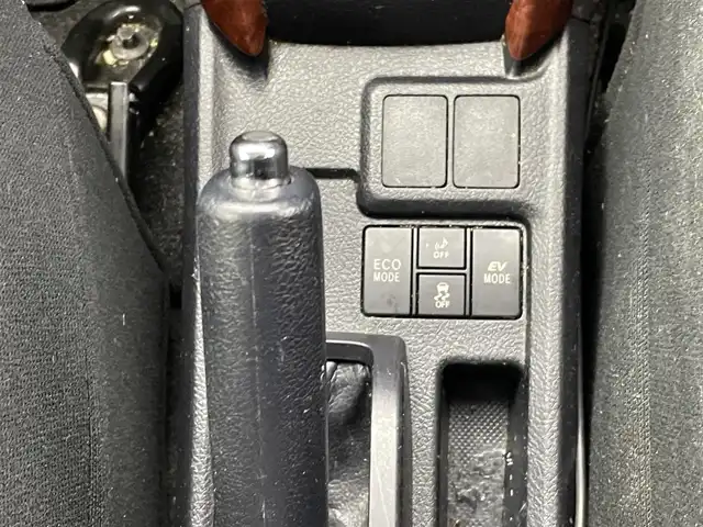 トヨタ カローラ フィールダー ハイブリッドG エアロツアラー 熊本県 2014(平26)年 7.8万km ブラックマイカ 禁煙車　/モデリスタエアロ（フロント）/社外ナビ（ＣＤ・ＤＶＤ・フルセグ・ＳＤ）/バックカメラ　/社外前方ドライブレコーダー　/ＥＴＣ　/横滑り防止　/社外フロアマット　/スマートキー/プッシュスタート/オートライト/LEDヘッドライト/フォグランプ/保証書　/取扱説明書