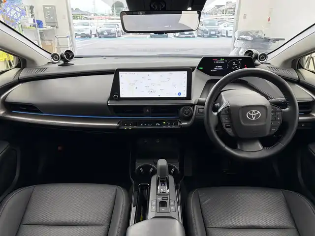 トヨタ プリウス Z 愛知県 2023(令5)年 4.2万km アティチュードブラックマイカ トヨタセーフティセンス /衝突被害軽減ブレーキ/車線維持支援/先行車追従機能/オートマチックハイビーム/ブラインドスポットモニター/パノラマビューモニター/純正ディスプレイオーディオ Plus/フルセグTV/Bluetooth/AM/FM/USB/Apple CarPlay/Android Auto/Miracast/HDMI/CD・DVDデッキ/運転席・助手席シートヒーター/ステアリングヒーター/ステアリングスイッチ/ワイヤレス充電機能/電源用 USB Type-C端子/パワーバックドア/100V/1500W電源/純正フロアマット/純正19インチアルミホイール (AW)/ETC 2.0/スマートキー
