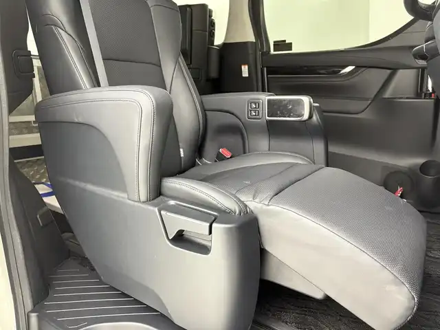 トヨタ アルファード S Cパッケージ 大阪府 2019(令1)年 4.9万km ホワイトパールクリスタルシャイン 福祉車両/チェアキャブ/純正ＳＤナビ/ＣＤ／ＤＶＤ／ＢＴ／フルセグ/パワーバックドア/バックカメラ/ビルトインＥＴＣ/レーダークルーズコントロール/レーンキープアシスト/パワーシート/シートヒーター