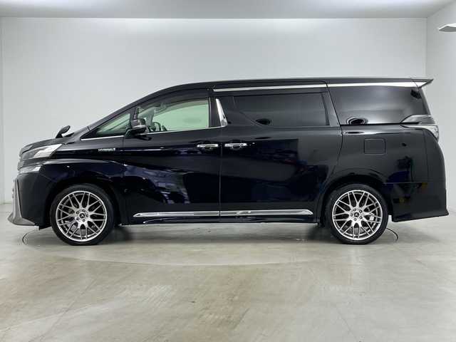 トヨタ ヴェルファイア ハイブリット ZR Gエディション 道央・札幌 2015(平27)年 6.1万km ブラック ・4WD/・純正SDナビ/　CD/BT/SD/・フルセグTV/・バックカメラ/・純正フリップダウンモニター/・両側パワースライドドア/・パワーバックドア/・クリアランスソナー/・レザーシート/・運転席メモリ付きパワーシート/・助手席パワーシート/・前席シートヒーター/・ステアリングリモコン/・ステアリングヒーター/・クルーズコントロール/・純正ドライブレコーダー/・ビルトインETC/・衝突軽減ブレーキ/・WORK20インチアルミホイール/・純正フロアマット/・純正ドアバイザー