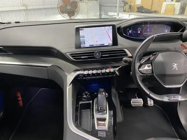 プジョー ３００８ GT ブルー HDi 福岡県 2019(令1)年 4.6万km 黒 ・サンルーフ/・アクティブクルーズコントロール/・純正ナビ／ＢＴ／ＵＳＢ／ｃａｒｐｌａｙ/・バックカメラ/・ハーフレザーシート／シートヒーター/・フルセグ/・ＥＴＣ/・純正18AW/・LEDライト/・BLIS/・RSRダウンサス/・ステアリンググリップ付き