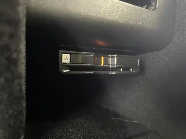 プジョー ３００８ GT ブルー HDi 福岡県 2019(令1)年 4.6万km 黒 ・サンルーフ/・アクティブクルーズコントロール/・純正ナビ／ＢＴ／ＵＳＢ／ｃａｒｐｌａｙ/・バックカメラ/・ハーフレザーシート／シートヒーター/・フルセグ/・ＥＴＣ/・純正18AW/・LEDライト/・BLIS/・RSRダウンサス/・ステアリンググリップ付き