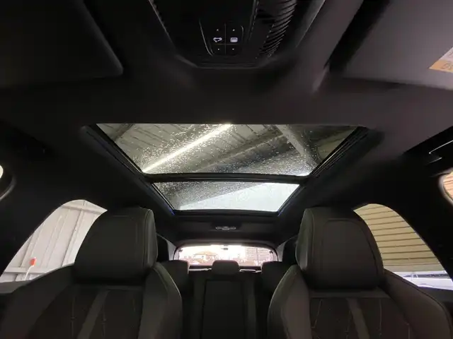 プジョー ３００８ GT ブルー HDi 福岡県 2019(令1)年 4.6万km 黒 ・サンルーフ/・アクティブクルーズコントロール/・純正ナビ／ＢＴ／ＵＳＢ／ｃａｒｐｌａｙ/・バックカメラ/・ハーフレザーシート／シートヒーター/・フルセグ/・ＥＴＣ/・純正18AW/・LEDライト/・BLIS/・RSRダウンサス/・ステアリンググリップ付き