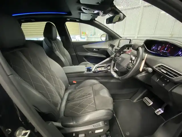 プジョー ３００８ GT ブルー HDi 福岡県 2019(令1)年 4.6万km 黒 ・サンルーフ/・アクティブクルーズコントロール/・純正ナビ／ＢＴ／ＵＳＢ／ｃａｒｐｌａｙ/・バックカメラ/・ハーフレザーシート／シートヒーター/・フルセグ/・ＥＴＣ/・純正18AW/・LEDライト/・BLIS/・RSRダウンサス/・ステアリンググリップ付き
