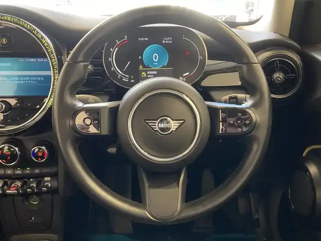 ＭＩＮＩ ＢＭＷ ミニ クーパー D クラシックトリム 熊本県 2022(令4)年 3.2万km 黄Ⅱ ・スマートキー/・プッシュスタート/・ハーフレザーシート/・インテリジェントセーフティ/・PDC自動起動/・パーキングアシスト/・クルーズコントロール/・ハーフレザーシート/・純正ディスプレイオーディオ/　【Bluetooth・USB・AppleCarPlay】/・バックカメラ/・ETC/・LEDヘッドランプ/・UKテールランプ/・保証書/取説