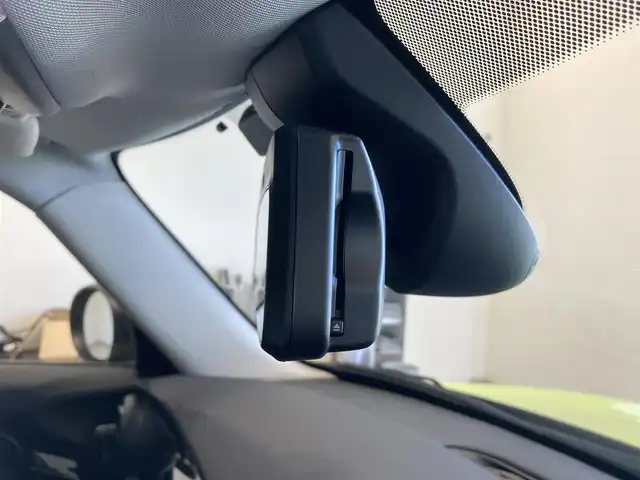 ＭＩＮＩ ＢＭＷ ミニ クーパー D クラシックトリム 熊本県 2022(令4)年 3.2万km 黄Ⅱ ・スマートキー/・プッシュスタート/・ハーフレザーシート/・インテリジェントセーフティ/・PDC自動起動/・パーキングアシスト/・クルーズコントロール/・ハーフレザーシート/・純正ディスプレイオーディオ/　【Bluetooth・USB・AppleCarPlay】/・バックカメラ/・ETC/・LEDヘッドランプ/・UKテールランプ/・保証書/取説