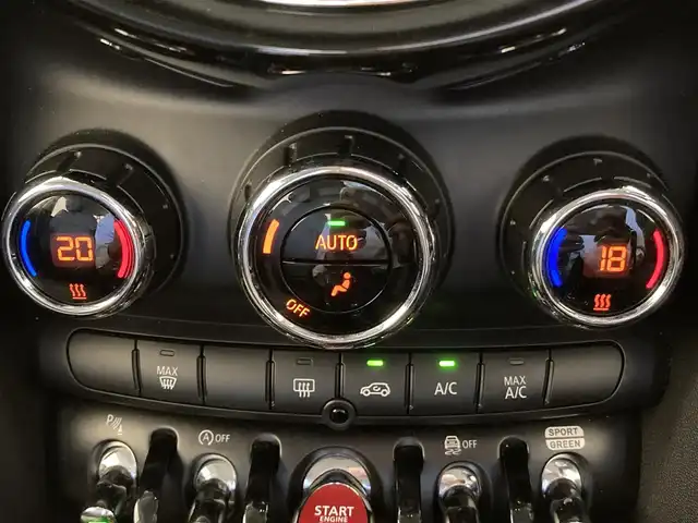 ＭＩＮＩ ＢＭＷ ミニ クーパー D クラシックトリム 熊本県 2022(令4)年 3.2万km 黄Ⅱ ・スマートキー/・プッシュスタート/・ハーフレザーシート/・インテリジェントセーフティ/・PDC自動起動/・パーキングアシスト/・クルーズコントロール/・ハーフレザーシート/・純正ディスプレイオーディオ/　【Bluetooth・USB・AppleCarPlay】/・バックカメラ/・ETC/・LEDヘッドランプ/・UKテールランプ/・保証書/取説