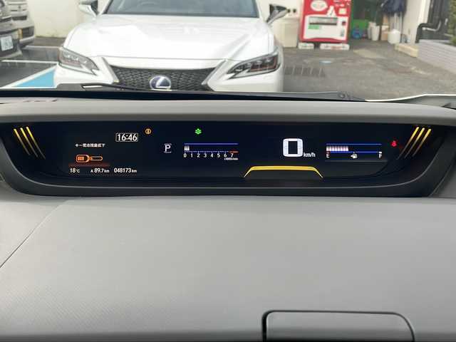 ホンダ フリード G ホンダセンシング 広島県 2017(平29)年 4.9万km ホワイトオーキッドパール 禁煙車/ホンダセンシング/・衝突軽減ブレーキ〈CMBS〉/・誤発進抑制機能/・ACC〈アダプティブ・クルーズ・コントロール〉/・LKAS〈車線維持支援システム〉/・歩行者事故低減ステアリング/・路外逸脱抑制機能/・先行車発進お知らせ機能/・標識認識機能/Sパッケージ/・本革巻ステアリングホイール/・コンビシート&専用インテリア/・15インチアルミホイール/・シートバックアッパーポケット/・LEDヘッドライト＋LEDアクティブコーナリングライト/Cパッケージ/・プラズマクラスター技術搭載エアコン/・ロールサンシェイド/・IRカット〈遮熱〉/UVカット機能付フロントウインドウガラス+IRカット〈遮熱〉/スーパーUVカットフロントドアガラス/・コンフォートビューパッケージ（親水/ヒーテッドドアミラー＋熱線入りフロントウインドウ＋フロントドア撥水ガラス）/純正ナビ（VXM-175VFi）/・フルセグ/CD/DVD/Bluetooth/SD/バックカメラ/フリップダウンモニター/純正ドアバイザー/ETC/スマートキー/プッシュスタート/スペアキー