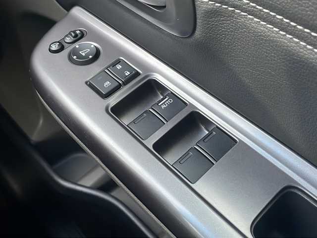 ホンダ フリード G ホンダセンシング 広島県 2017(平29)年 4.9万km ホワイトオーキッドパール 禁煙車/ホンダセンシング/・衝突軽減ブレーキ〈CMBS〉/・誤発進抑制機能/・ACC〈アダプティブ・クルーズ・コントロール〉/・LKAS〈車線維持支援システム〉/・歩行者事故低減ステアリング/・路外逸脱抑制機能/・先行車発進お知らせ機能/・標識認識機能/Sパッケージ/・本革巻ステアリングホイール/・コンビシート&専用インテリア/・15インチアルミホイール/・シートバックアッパーポケット/・LEDヘッドライト＋LEDアクティブコーナリングライト/Cパッケージ/・プラズマクラスター技術搭載エアコン/・ロールサンシェイド/・IRカット〈遮熱〉/UVカット機能付フロントウインドウガラス+IRカット〈遮熱〉/スーパーUVカットフロントドアガラス/・コンフォートビューパッケージ（親水/ヒーテッドドアミラー＋熱線入りフロントウインドウ＋フロントドア撥水ガラス）/純正ナビ（VXM-175VFi）/・フルセグ/CD/DVD/Bluetooth/SD/バックカメラ/フリップダウンモニター/純正ドアバイザー/ETC/スマートキー/プッシュスタート/スペアキー