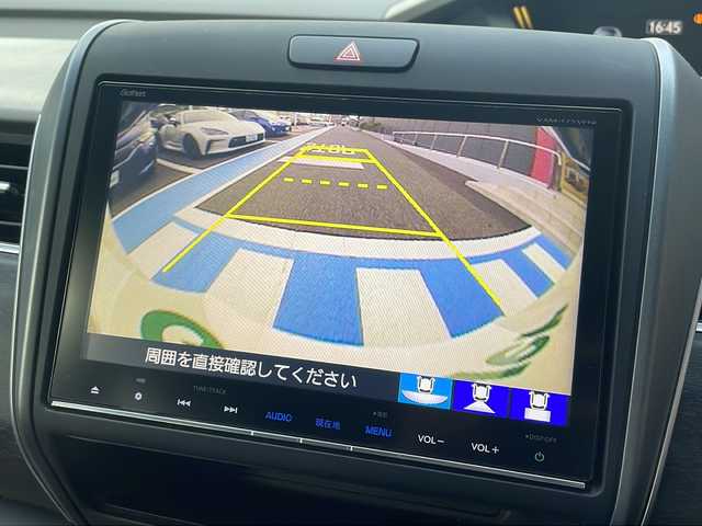 ホンダ フリード G ホンダセンシング 広島県 2017(平29)年 4.9万km ホワイトオーキッドパール 禁煙車/ホンダセンシング/・衝突軽減ブレーキ〈CMBS〉/・誤発進抑制機能/・ACC〈アダプティブ・クルーズ・コントロール〉/・LKAS〈車線維持支援システム〉/・歩行者事故低減ステアリング/・路外逸脱抑制機能/・先行車発進お知らせ機能/・標識認識機能/Sパッケージ/・本革巻ステアリングホイール/・コンビシート&専用インテリア/・15インチアルミホイール/・シートバックアッパーポケット/・LEDヘッドライト＋LEDアクティブコーナリングライト/Cパッケージ/・プラズマクラスター技術搭載エアコン/・ロールサンシェイド/・IRカット〈遮熱〉/UVカット機能付フロントウインドウガラス+IRカット〈遮熱〉/スーパーUVカットフロントドアガラス/・コンフォートビューパッケージ（親水/ヒーテッドドアミラー＋熱線入りフロントウインドウ＋フロントドア撥水ガラス）/純正ナビ（VXM-175VFi）/・フルセグ/CD/DVD/Bluetooth/SD/バックカメラ/フリップダウンモニター/純正ドアバイザー/ETC/スマートキー/プッシュスタート/スペアキー