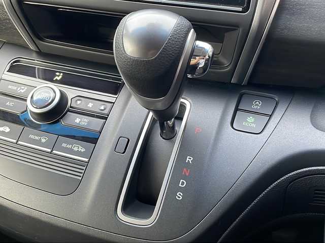 ホンダ フリード G ホンダセンシング 広島県 2017(平29)年 4.9万km ホワイトオーキッドパール 禁煙車/ホンダセンシング/・衝突軽減ブレーキ〈CMBS〉/・誤発進抑制機能/・ACC〈アダプティブ・クルーズ・コントロール〉/・LKAS〈車線維持支援システム〉/・歩行者事故低減ステアリング/・路外逸脱抑制機能/・先行車発進お知らせ機能/・標識認識機能/Sパッケージ/・本革巻ステアリングホイール/・コンビシート&専用インテリア/・15インチアルミホイール/・シートバックアッパーポケット/・LEDヘッドライト＋LEDアクティブコーナリングライト/Cパッケージ/・プラズマクラスター技術搭載エアコン/・ロールサンシェイド/・IRカット〈遮熱〉/UVカット機能付フロントウインドウガラス+IRカット〈遮熱〉/スーパーUVカットフロントドアガラス/・コンフォートビューパッケージ（親水/ヒーテッドドアミラー＋熱線入りフロントウインドウ＋フロントドア撥水ガラス）/純正ナビ（VXM-175VFi）/・フルセグ/CD/DVD/Bluetooth/SD/バックカメラ/フリップダウンモニター/純正ドアバイザー/ETC/スマートキー/プッシュスタート/スペアキー