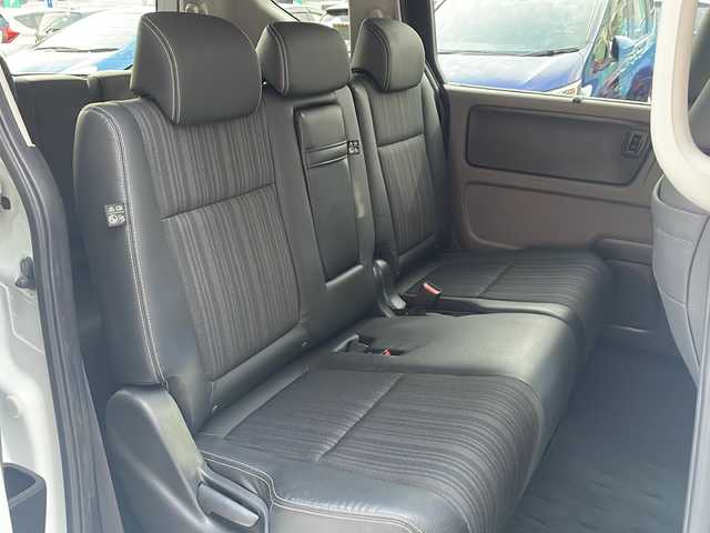 ホンダ フリード G ホンダセンシング 広島県 2017(平29)年 4.9万km ホワイトオーキッドパール 禁煙車/ホンダセンシング/・衝突軽減ブレーキ〈CMBS〉/・誤発進抑制機能/・ACC〈アダプティブ・クルーズ・コントロール〉/・LKAS〈車線維持支援システム〉/・歩行者事故低減ステアリング/・路外逸脱抑制機能/・先行車発進お知らせ機能/・標識認識機能/Sパッケージ/・本革巻ステアリングホイール/・コンビシート&専用インテリア/・15インチアルミホイール/・シートバックアッパーポケット/・LEDヘッドライト＋LEDアクティブコーナリングライト/Cパッケージ/・プラズマクラスター技術搭載エアコン/・ロールサンシェイド/・IRカット〈遮熱〉/UVカット機能付フロントウインドウガラス+IRカット〈遮熱〉/スーパーUVカットフロントドアガラス/・コンフォートビューパッケージ（親水/ヒーテッドドアミラー＋熱線入りフロントウインドウ＋フロントドア撥水ガラス）/純正ナビ（VXM-175VFi）/・フルセグ/CD/DVD/Bluetooth/SD/バックカメラ/フリップダウンモニター/純正ドアバイザー/ETC/スマートキー/プッシュスタート/スペアキー