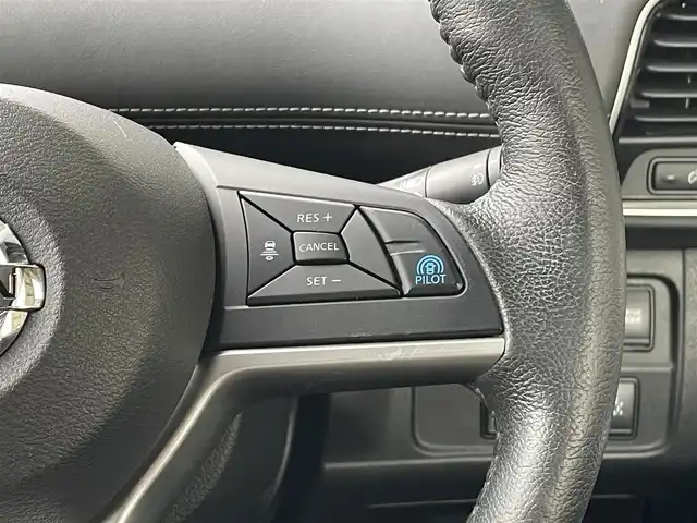 日産 セレナ e－パワー ハイウェイスター V 東京都 2019(平31)年 5.3万km ダイヤモンドブラック 純正９型メモリナビフルセグ　/・BluetoothAudio/USB/・CD/SD/DVD/AM/FM/純正11型後席モニター　/セーフティパックB　/・プロパイロット　/・インテリジェントアラウンドビュー　/・インテリジェントルームミラー　/・インテリジェントパーキングアシスト/・フロント＆バックソナー/・電動パーキングブレーキ/・オートブレーキホールド/・踏み間違い衝突防止支援システム/LEDヘッドライト　　/ハンズフリ両側パワースライドドア/インテリジェントエマージェンシーブレーキ/クルーズコントロール/プッシュエンジンスタート/保証書＆取説/SRSエアバック＆ABS