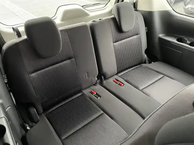 日産 セレナ e－パワー ハイウェイスター V 東京都 2019(平31)年 5.3万km ダイヤモンドブラック 純正９型メモリナビフルセグ　/・BluetoothAudio/USB/・CD/SD/DVD/AM/FM/純正11型後席モニター　/セーフティパックB　/・プロパイロット　/・インテリジェントアラウンドビュー　/・インテリジェントルームミラー　/・インテリジェントパーキングアシスト/・フロント＆バックソナー/・電動パーキングブレーキ/・オートブレーキホールド/・踏み間違い衝突防止支援システム/LEDヘッドライト　　/ハンズフリ両側パワースライドドア/インテリジェントエマージェンシーブレーキ/クルーズコントロール/プッシュエンジンスタート/保証書＆取説/SRSエアバック＆ABS