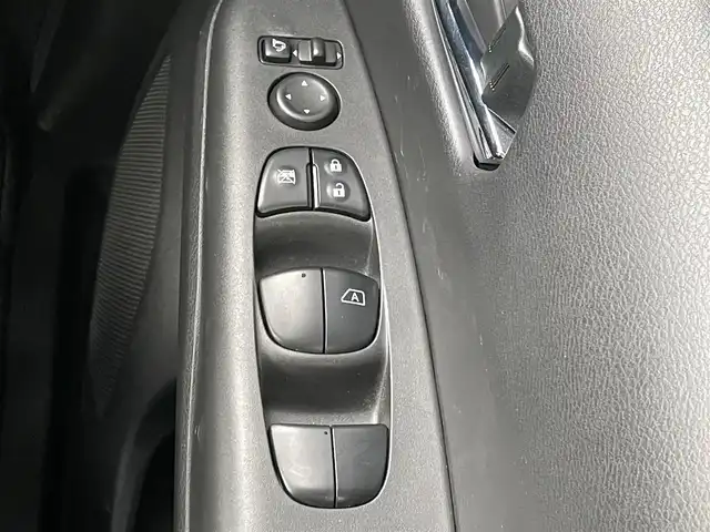 日産 セレナ e－パワー ハイウェイスター V 東京都 2019(平31)年 5.3万km ダイヤモンドブラック 純正９型メモリナビフルセグ　/・BluetoothAudio/USB/・CD/SD/DVD/AM/FM/純正11型後席モニター　/セーフティパックB　/・プロパイロット　/・インテリジェントアラウンドビュー　/・インテリジェントルームミラー　/・インテリジェントパーキングアシスト/・フロント＆バックソナー/・電動パーキングブレーキ/・オートブレーキホールド/・踏み間違い衝突防止支援システム/LEDヘッドライト　　/ハンズフリ両側パワースライドドア/インテリジェントエマージェンシーブレーキ/クルーズコントロール/プッシュエンジンスタート/保証書＆取説/SRSエアバック＆ABS